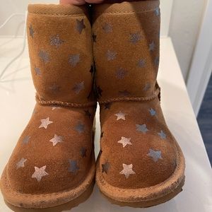 Toddler girls Uggs size 8